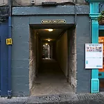 Joivy Modern And Airy Flat On The Historic Royal Mile