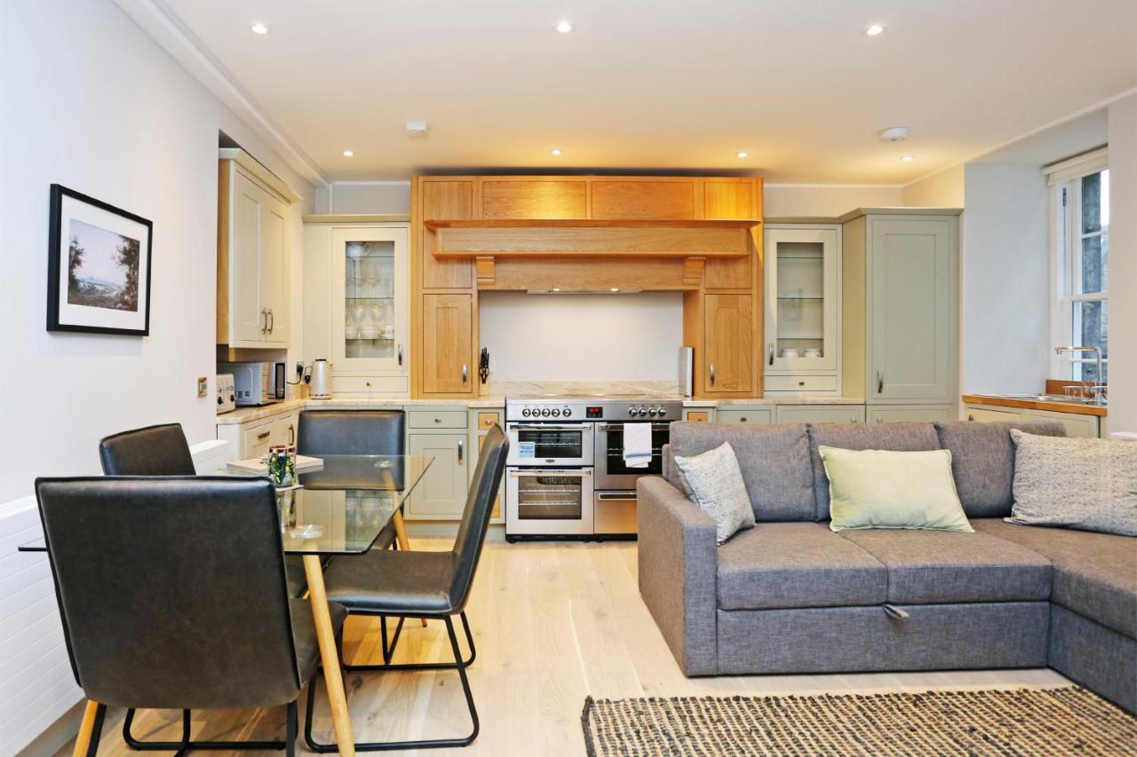 Joivy Modern And Airy Flat On The Historic Royal Mile Édimbourg